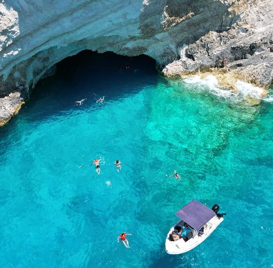 Noleggio Barca grotte blu boat rental blue caves Zante