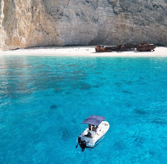 Noleggio barca spiaggia del relitto Shipwreck Beach Boat Rental