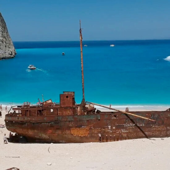 Louer un bateau avec skipper pour Spiaggia del Relitto